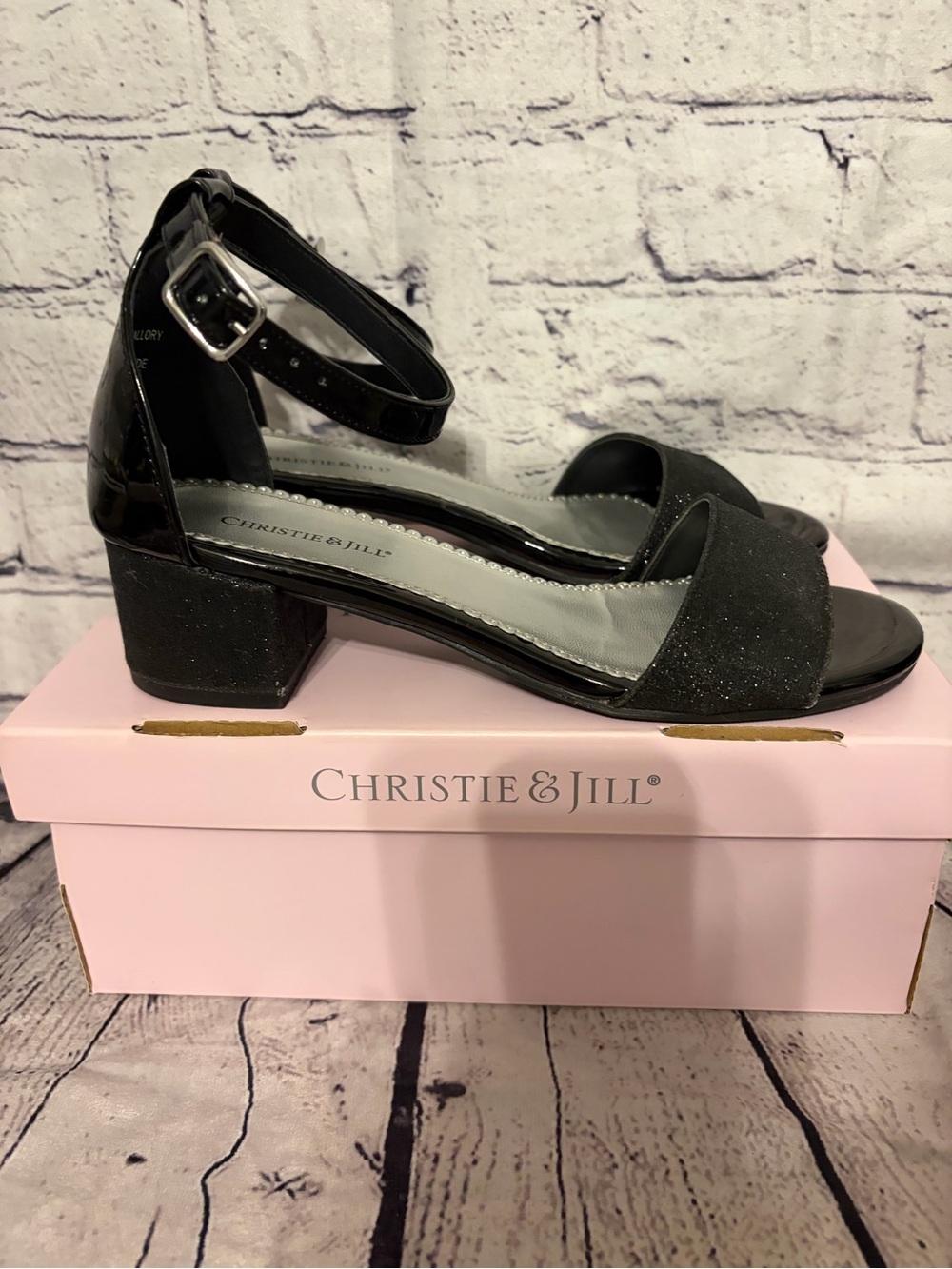 Women'sLow Block Heel Ankle Strap Sandals